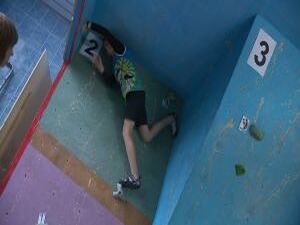 В шахматы на наклонной плоскости играют при помощи…