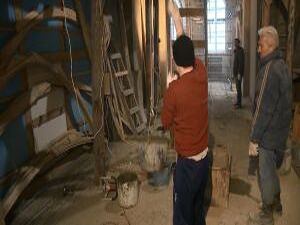 Сразу  три  бригады  штукатуров  трудятся  на  отделке…