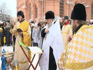 Бывают  в  году  такие  дни,  когда  в  православных…