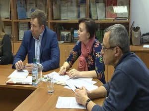 Стадион «Красное знамя»: почему ремонта не видно, что…