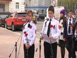 Бойцов «невидимого» фронта, вдохновляющих русский народ…