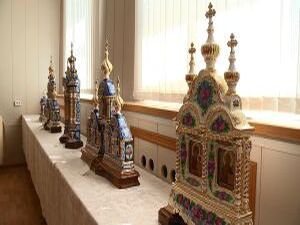 Не остается без внимания гжельских мастеров…