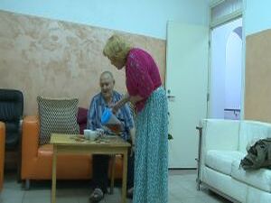 При словах «дом пристарелых» у пожилых людей сердце…