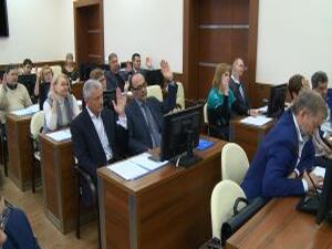 Сегодня городские депутаты собрались на внеочередное…