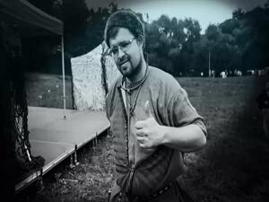 Сегодняшний выпуск мы начинаем с трагического известия…