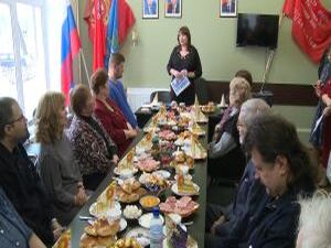 Они каждый месяц приходят на прием к городским депутатам…