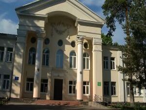 Здесь воспитателей называют мамами, а друзей и соседей…