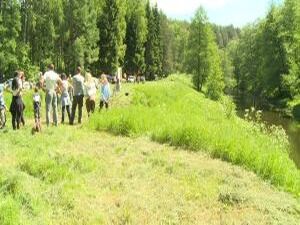 Поймать 5-литровую рыбку-бутылку, покидать покрышки…