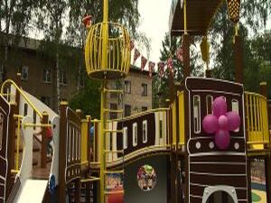 Губернаторская программа по установке детских площадок…