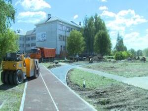 Каждой школе – по ядру. Современные  спортивные площадки…