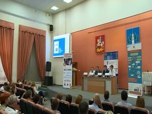 Потребителем жилищно-коммунальных услуг является каждый…