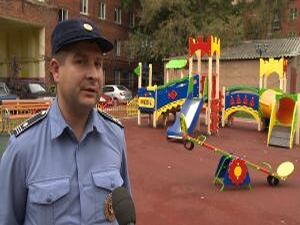 Современные игровые комплексы во дворах немалая радость…