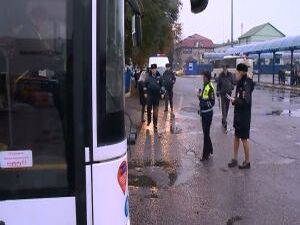 Сотрудники ГИБДД совместно с представителями…