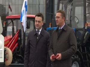 61 трактор, 7 подметально-уборочных машин, 8…