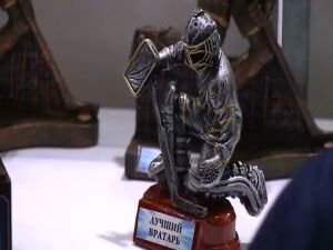 В хоккей играют настоящие мужчины, говорится в известной…