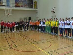 А теперь спортивные новости.  Состоялось торжественное…