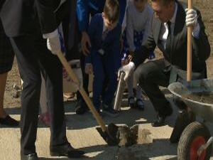 Сегодня состоялась закладка капсулы в 10-ом микрорайоне…