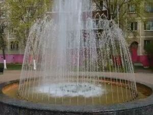 «Смотри, как облаком живым Фонтан сияющий клубится; Как…