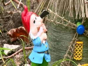 Ряженая коза, водопад из камней и веселые гномы. Такими…