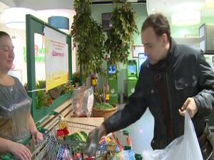 Сотрудники социальной защиты населения регулярно…