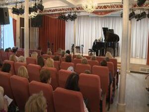 Учиться никогда не поздно, даже если ты преподаватель со…