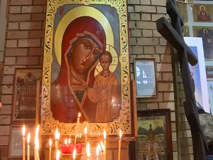 Прихожане микрорайона Холодово отмечали Казанскую…