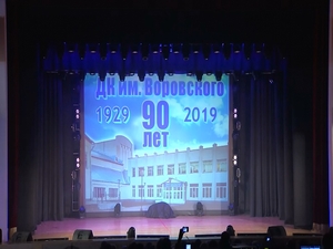 Выставки работ ИЗО студии, исторических фотографий…