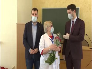 Тысячи людей по всему миру поддерживают и благодарят…