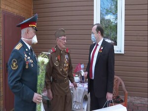 Уже сегодня  ветераны ВОВ принимают поздравления с 75…