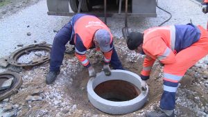 Сотрудники ДРСУ приступили к укладке асфальта в поселке Кратово