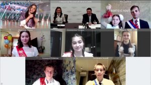 Выпускной звонок этого года школьникам запомнится своим необычным форматом.