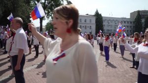 12 июня по стране прокатилась волна флешмобов