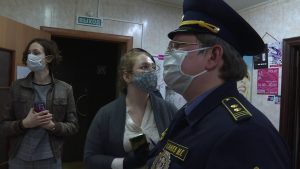 Соблюдают ли меры предосторожности по недопущению распрастранения коронавирусной инфекции