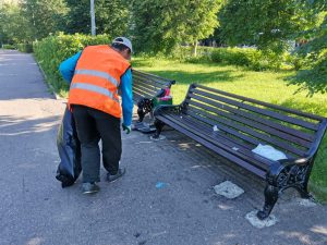Сотрудники МБУ «Содержание и благоустройство» продолжают уборку территорий городского поселения Раменское