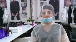 В Подмосковье возобновили работу сауны, парикмахерские и салоны красоты.