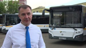 Глава округа Виктор Неволин осмотрел новые автобусы