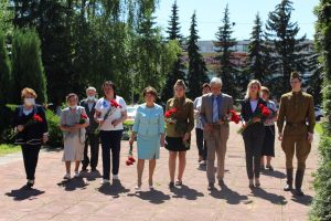 В День Памяти и скорби в ТУ «Новохаритоновское» Раменского городского округа у мемориала погибшим воинам прошли траурные мероприятия в память о тех, кто не вернулся с фронта.