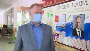 Виктор Пронин, депутат Совета депутатов Раменского г.о, посетил избирательный участок № 2595