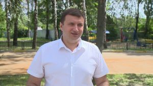 Игорь Коханый и Юрий Ермаков проверили ход дорожных ремонтных работ на улице Гурьева.