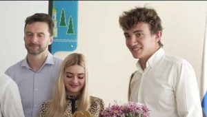 Пять детей оставшихся без попечения родителей получили ключи от долгожданных квартир.