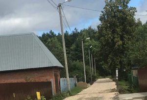 На территории ТУ «Гжельское» Раменского городского округа полным ходом идут работы по ремонту дорог в посёлке Гжель