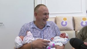 Опять двойня! В семье Разумихиных появились на свет опять сразу двое младенцев – сын и дочь.