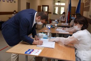 Юрий Ермаков принял участие в голосовании по поправкам в Конституцию