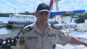 Жители Подмосковья летом много времени проводят на воде.