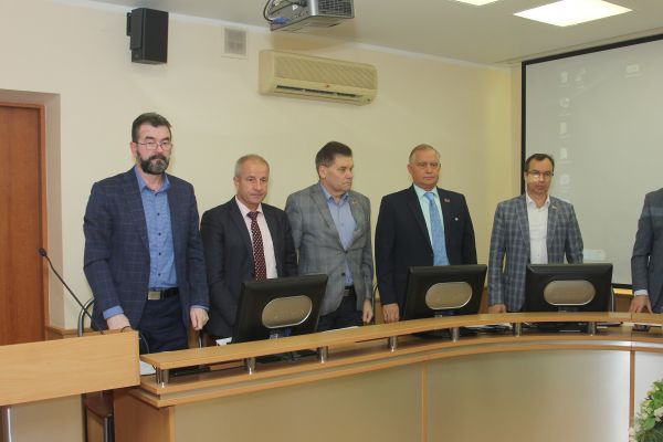 Депутаты почтили минутой молчания память Сергея Жилина