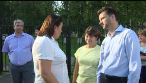 Виктор Неволин провел встречу с жителями поселка Электроизолятор.