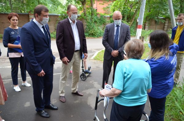 Участникам Великой отечественной войны из п.Ильинский Раменского г.о. вручили мобильные телефоны.