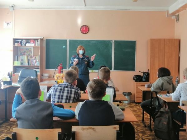 Сотрудники ОНД и ПР по Раменскому г.о продолжают проводить открытые уроки в образовательных учреждениях Раменского г.о