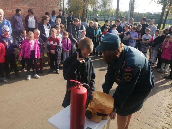 Сотрудники ОНД и ПР по Раменскому городскому округу провели профилактическое мероприятие в Юровской школе.