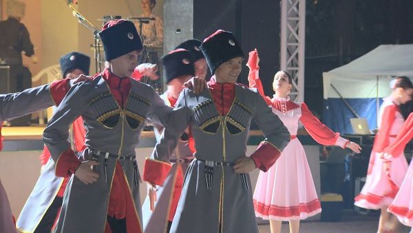 Третий фестиваль казачьей культуры «Kazaki.ru» завершился грандиозным гало-концертом.